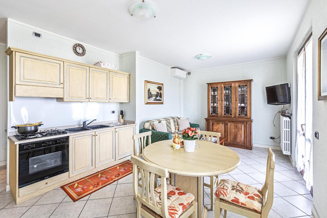 I Mosaici Apartments By Wonderful Italy Sirmione Exterior photo