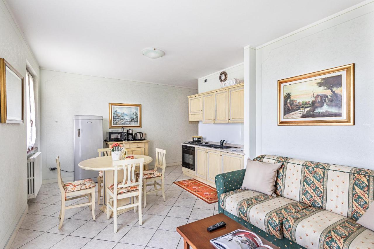 I Mosaici Apartments By Wonderful Italy Sirmione Exterior photo
