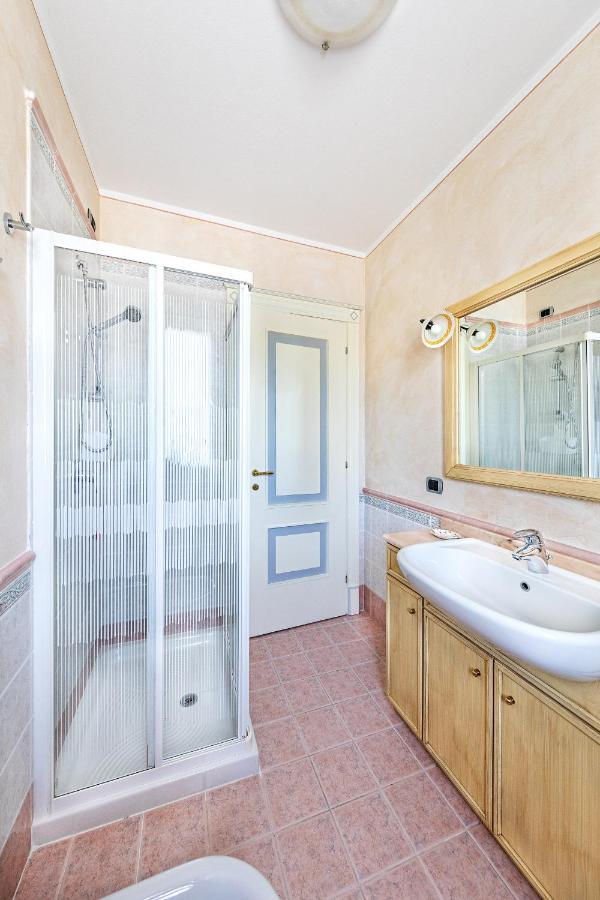 I Mosaici Apartments By Wonderful Italy Sirmione Exterior photo