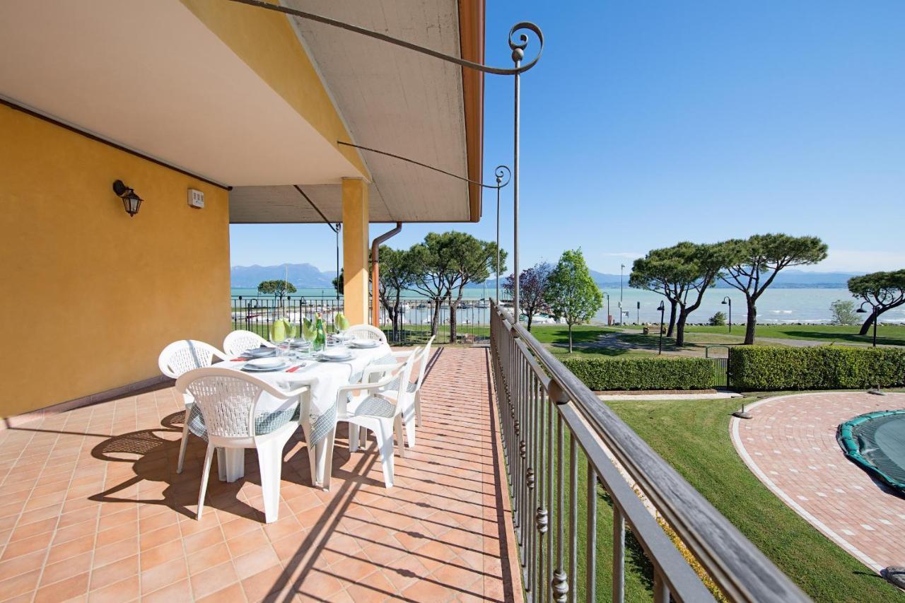 I Mosaici Apartments By Wonderful Italy Sirmione Exterior photo