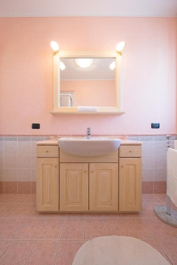I Mosaici Apartments By Wonderful Italy Sirmione Exterior photo